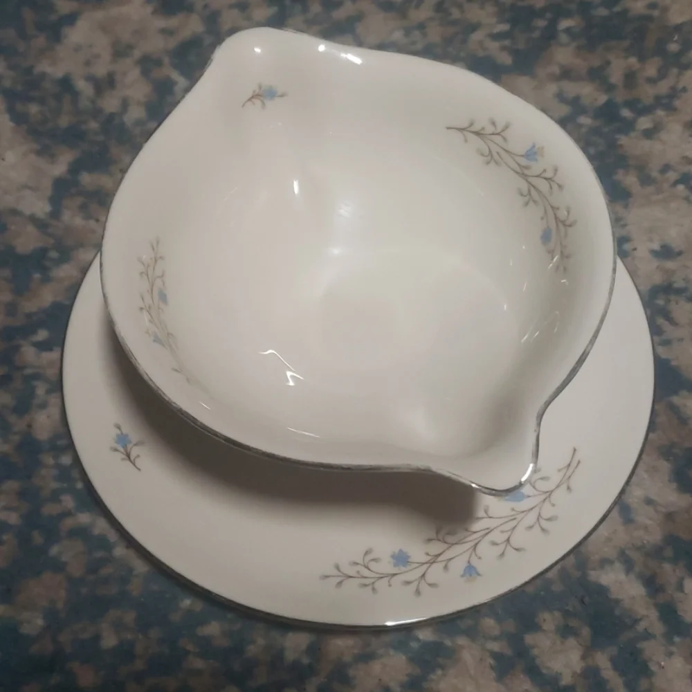 Syracuse China Gravy boat with attached saucer